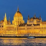 1st - 9.0 - Looks tack sharp with perfect lighting; great composition w/boat in front of Parliament; colorful